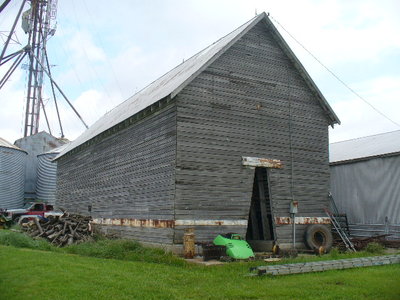 sled shed 001.JPG