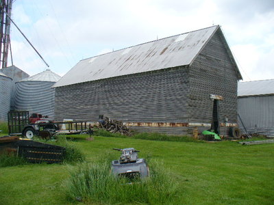 sled shed 002.JPG