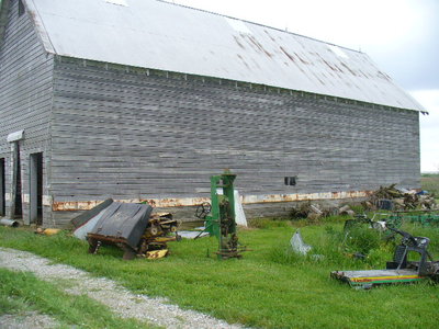 sled shed 003.JPG